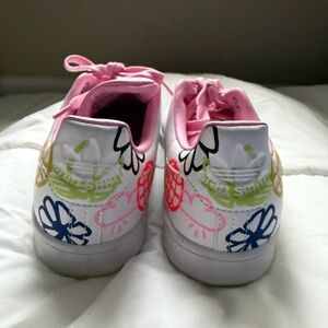 adidas Stan Smith Sneakers in Pink and White